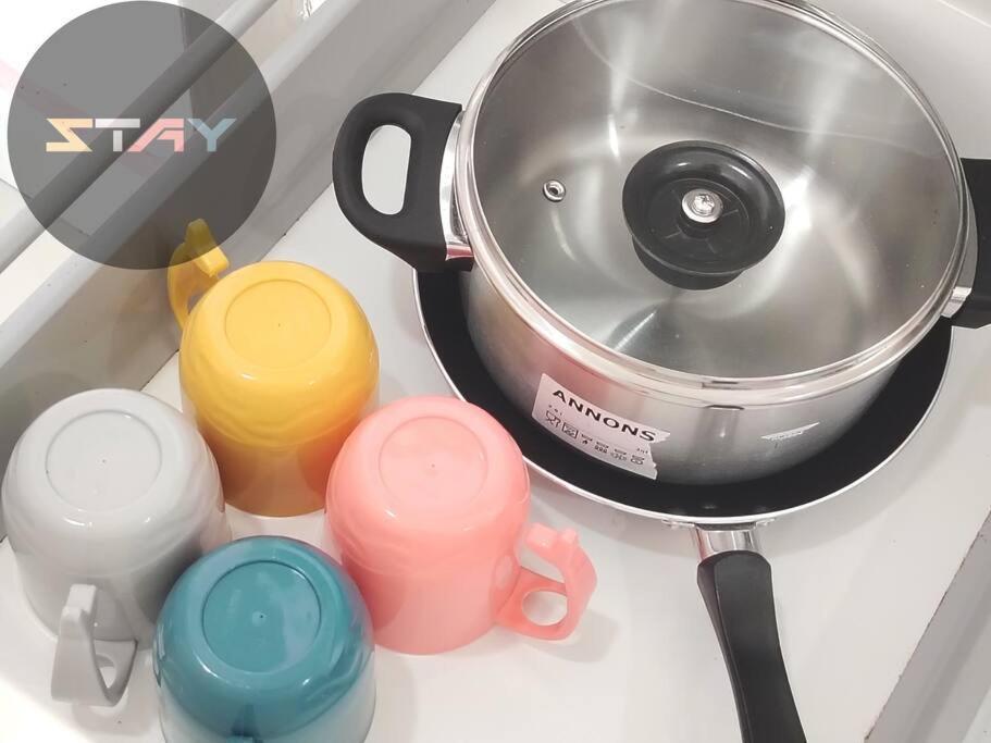 S21-13a Teega Family Cozy Netflix Bystay Iskandar Puteri