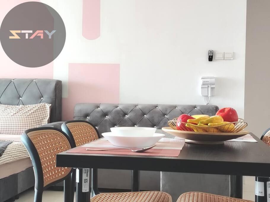 S21-13a Teega Family Cozy Netflix Bystay Apartment